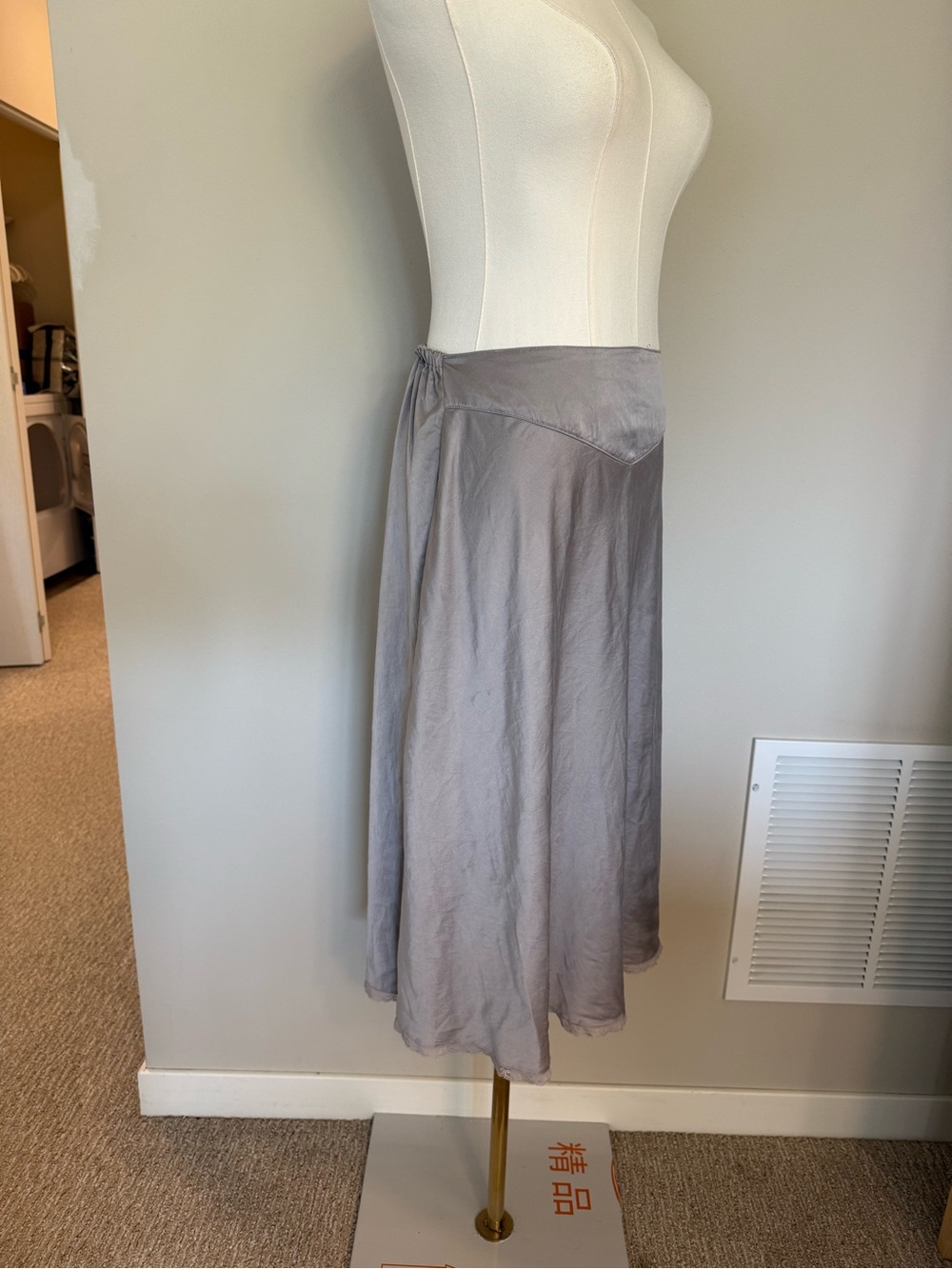 Donna Giambrone 100% Silk Gray Bias Cut Midi Slip Skirt Size M Minimalist - Picture 5 of 7